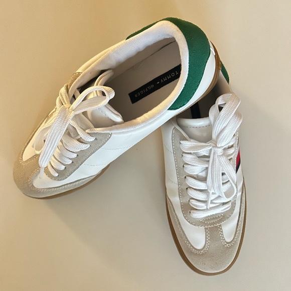 Tommy Hilfiger Women's Latzi Sneaker - Picture 2 of 9